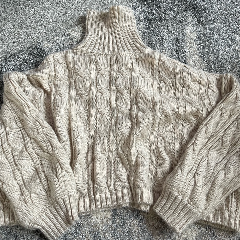 Cream turtle neck crop top